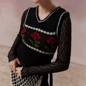 Kimchi Blue Jones Sparkly Rose Black Vest | size m NWT